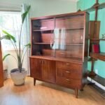 MCM Stanley Furniture 1 Piece China Cabinet w/ Glass Display Top