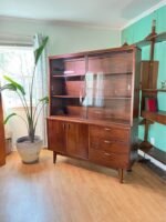 MCM Stanley Furniture 1 Piece China Cabinet w/ Glass Display Top